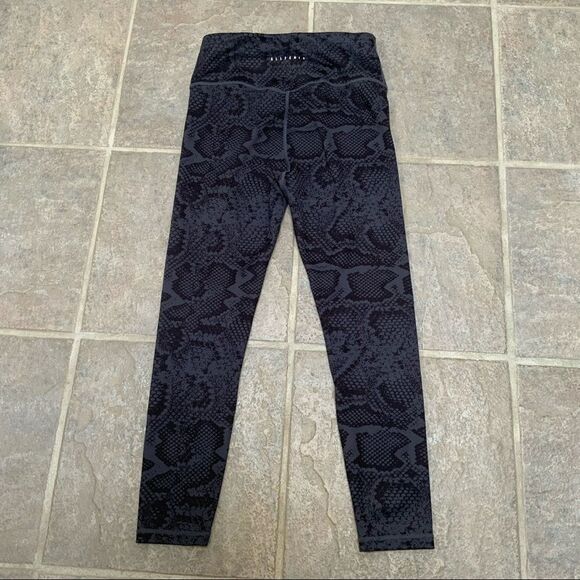 𝅺allfenix animal print high rise‎ leggings. - Picture 6 of 10